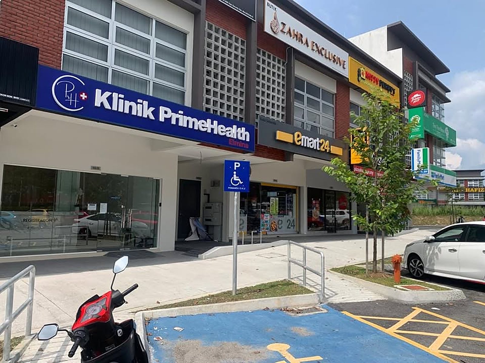 Klinik PrimeHealth Elmina, Pintu Hadapan Klinik, Bandar Elmina Shah Alam